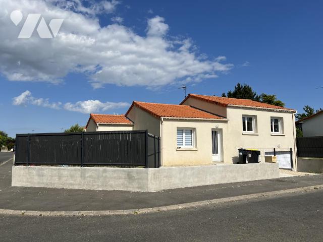 Location Maison / villa ST MACAIRE EN MAUGES