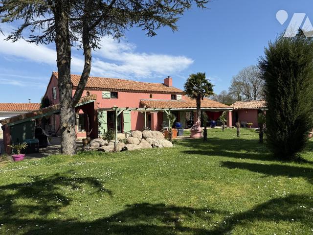 Maison 5 pièces 190 m² · à Le May-sur-Èvre · 190 m² · 400 000 €