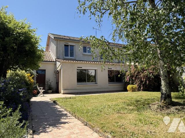 Maison 6 pièces 121 m² · à Cholet · 121 m² · 170 000 €
