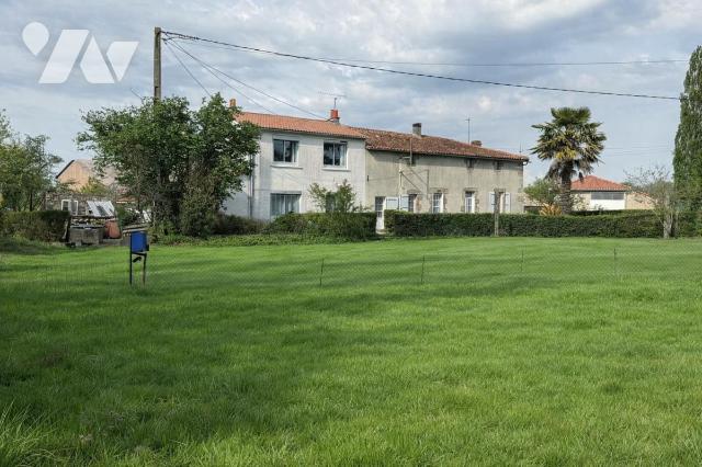 Maison 9 pièces 222 m² · à Cholet · 222 m² · 185 000 €