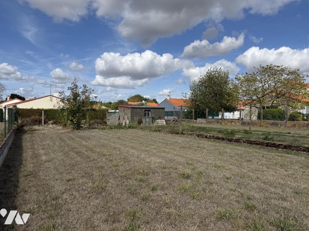 Terrain 638 m² · à Bégrolles-en-Mauges · 638 m² · 64 000 €