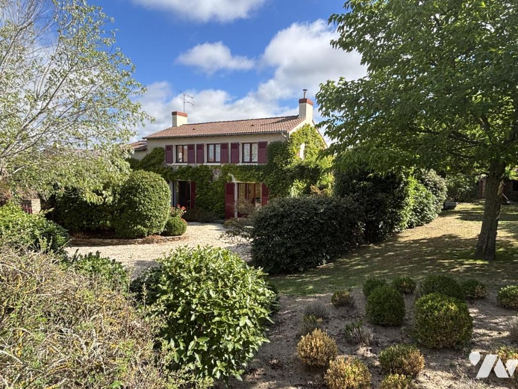 Maison 6 pièces 134 m² · à Mauges-sur-Loire · 133,6 m² · 225 000 €