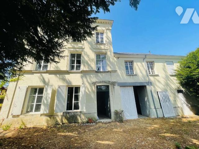 Maison 15 pièces 342 m² · à Fontevraud-l'Abbaye · 342 m² · 410 000 €