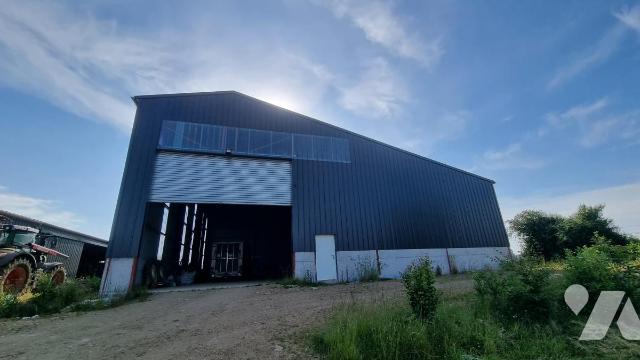 Autre 600 m² Segré-en-Anjou Bleu · 600 m² · 3 000 €
