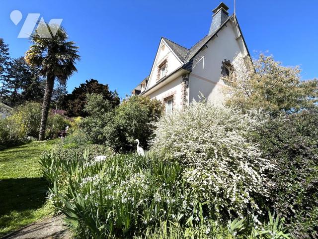 Maison 9 pièces 260 m² · à Segré-en-Anjou Bleu · 260 m² · 380 000 €