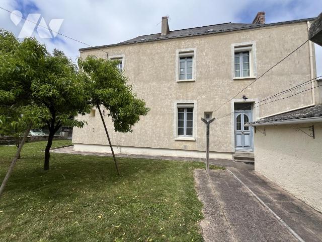 Maison 7 pièces 163 m² · à Segré-en-Anjou Bleu · 163 m² · 150 000 €