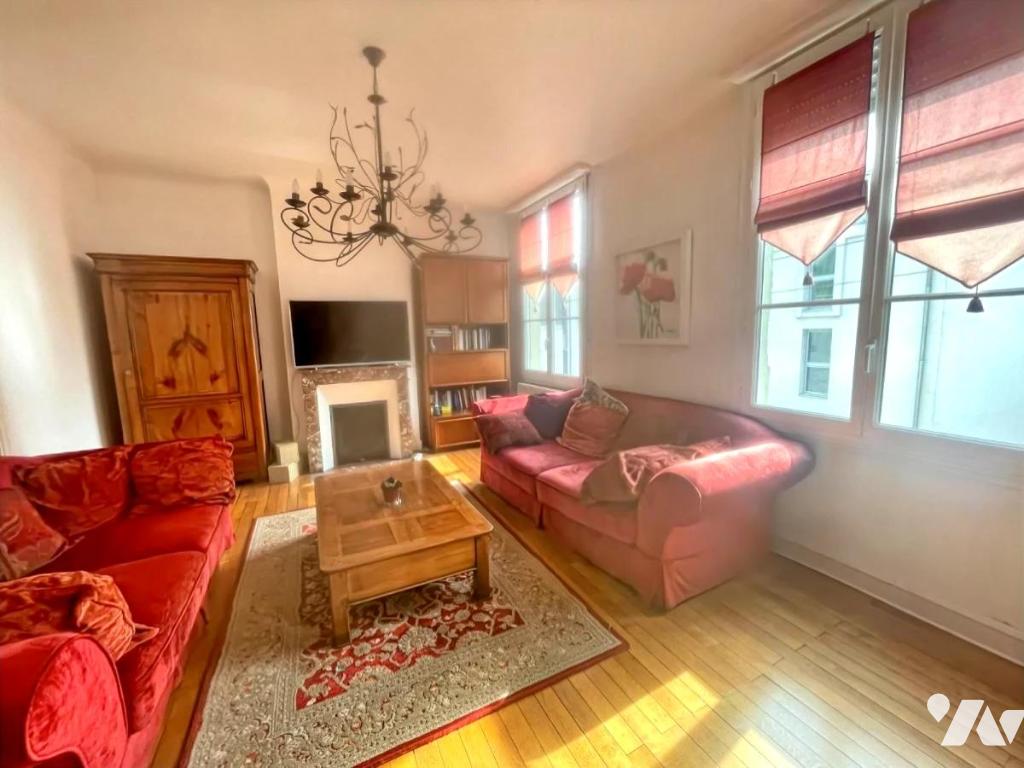 Appartement 7 pièces 154 m² · à Saumur · 153,8 m² · 190 000 €