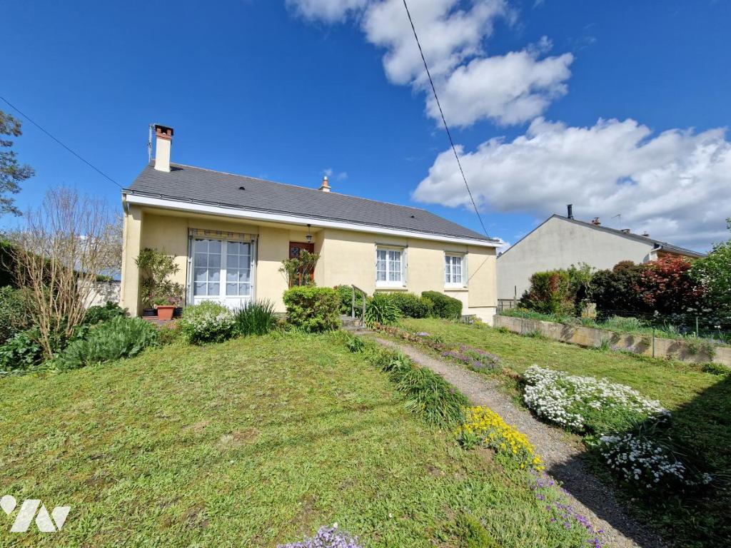 Maison 5 pièces 100 m² · à Ménitré · 100 m² · 185 000 €