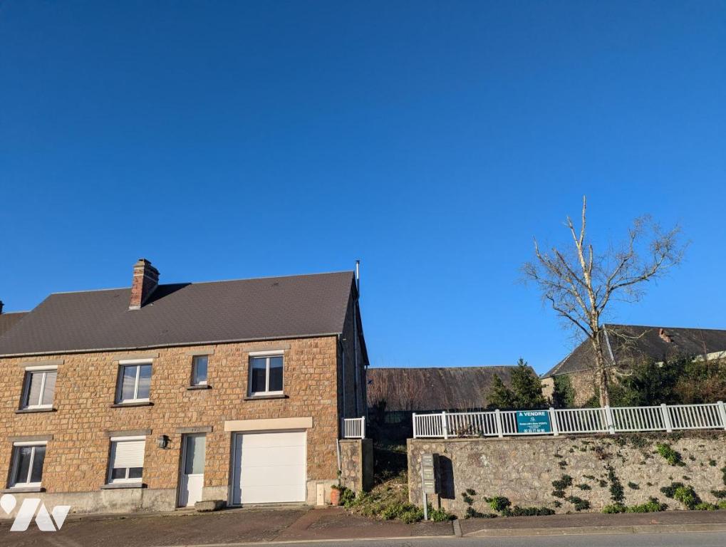 VENTE maison-SOULLES (50)