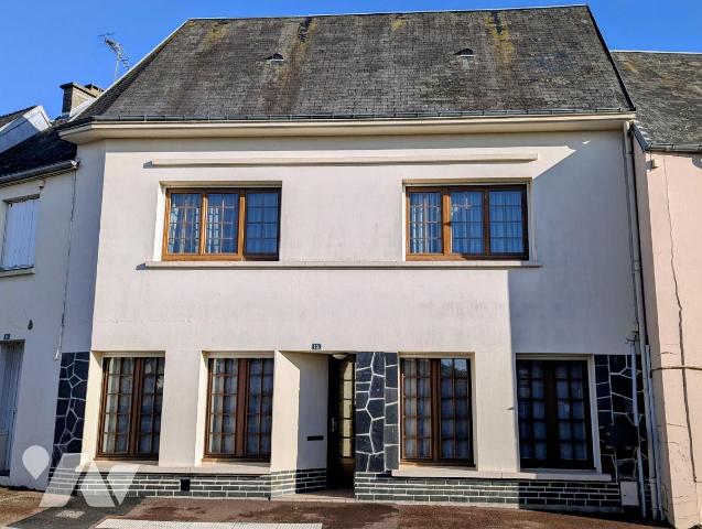 Maison 8 pièces 155 m² · à Canisy · 155 m² · 158 100 €