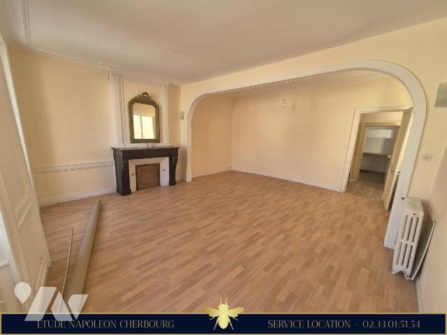 Appartement 3 pièces 103 m² · à Cherbourg-en-Cotentin · 103 m² · 860 €