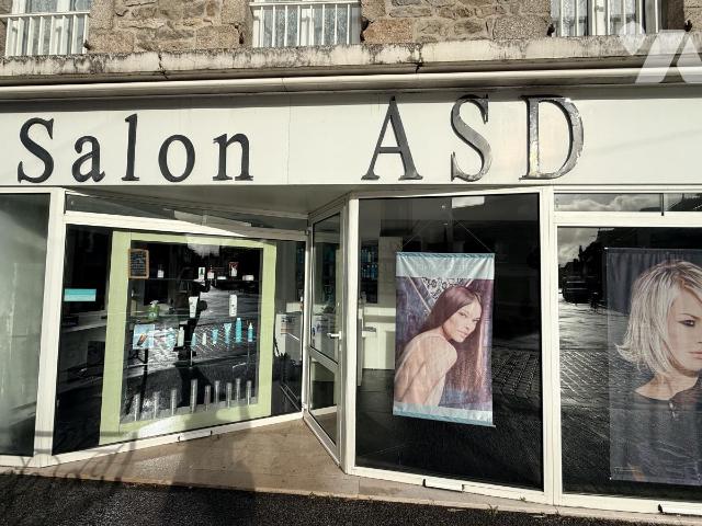 Local d'activités — Saint-Vaast-la-Hougue