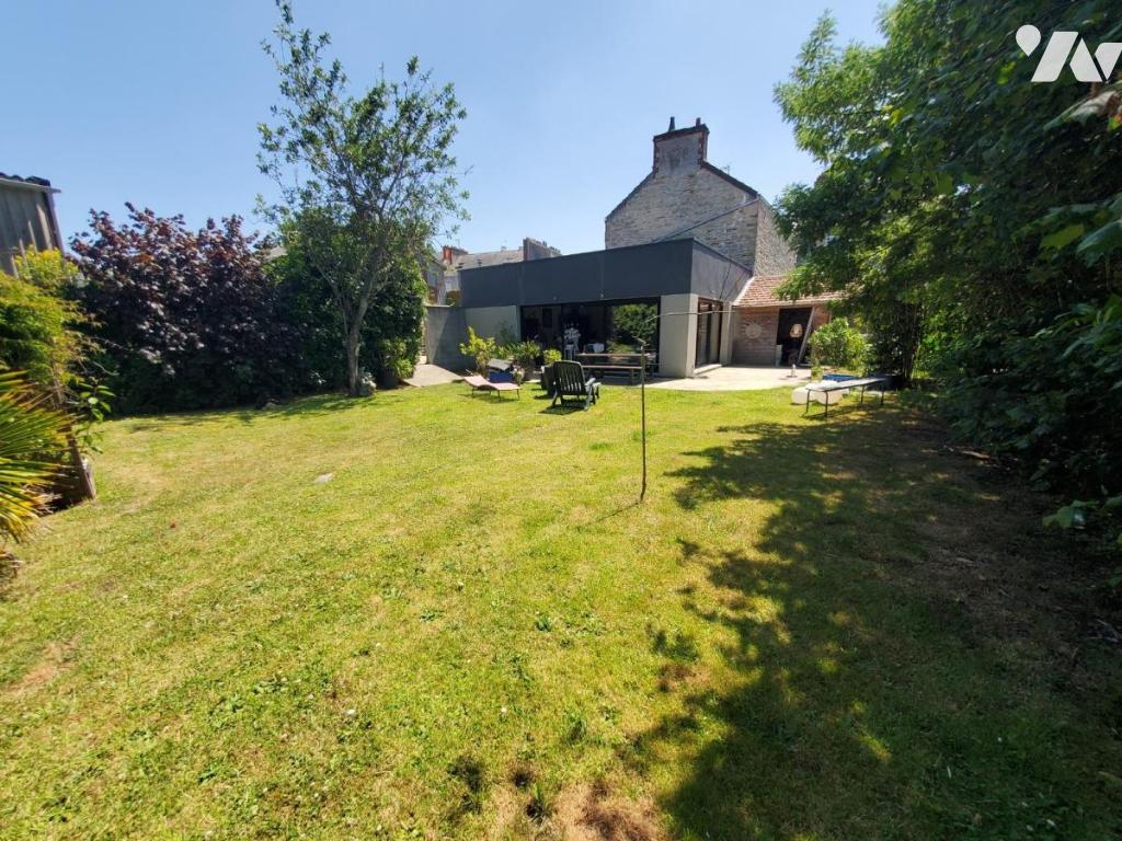 Maison 6 pièces 220 m² · à Cherbourg-en-Cotentin · 220 m² · 550 000 €