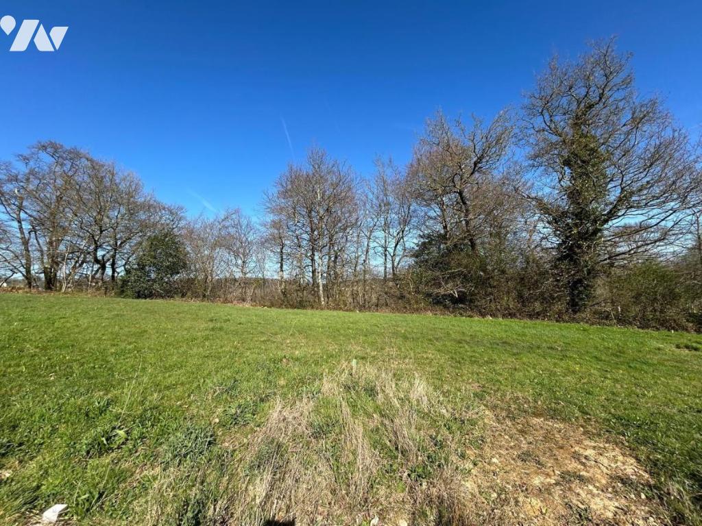 Terrain 593 m² · à Saint-Sauveur-le-Vicomte · 593 m² · 40 923 €