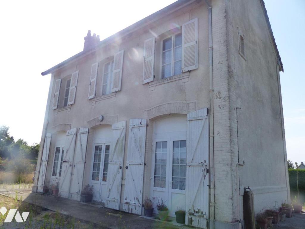 Maison 4 pièces 95 m² · à Montsenelle · 95 m² · 180 000 €