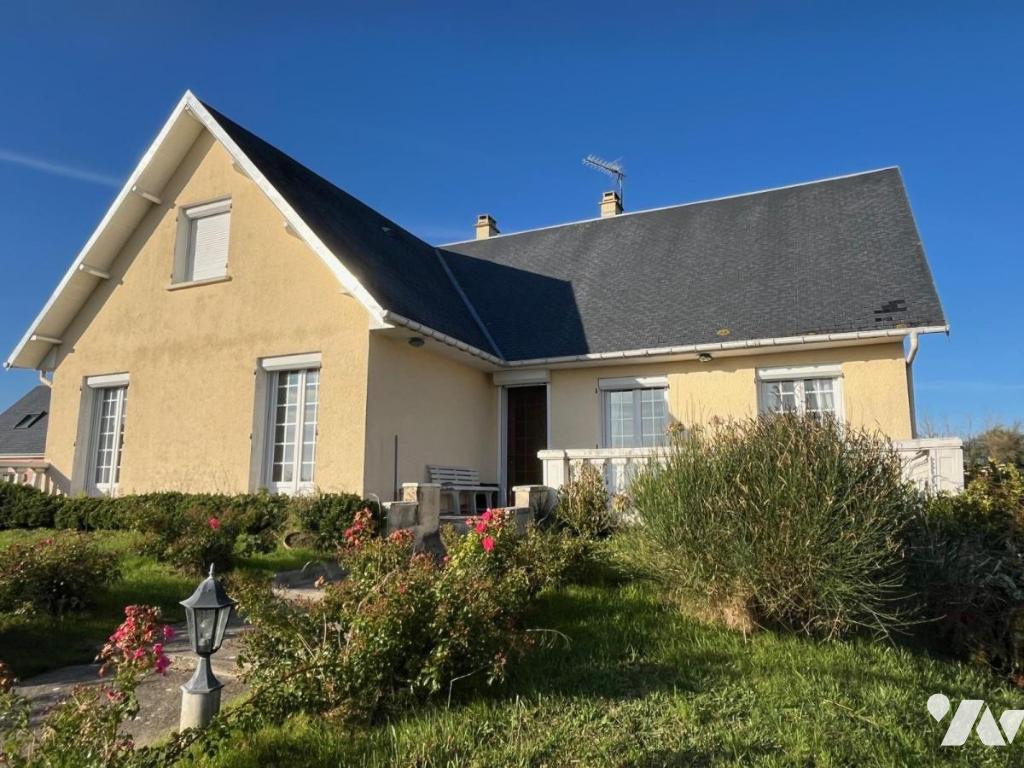 Maison 7 pièces 145 m² · à Montmartin-sur-Mer · 145 m² · 315 000 €