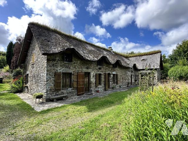 Maison 5 pièces 205 m² · à Mesnil · 205 m² · 250 000 €
