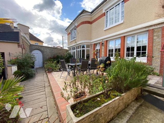 Maison 12 pièces 420 m² · à Carentan-les-Marais · 420 m² · 410 000 €