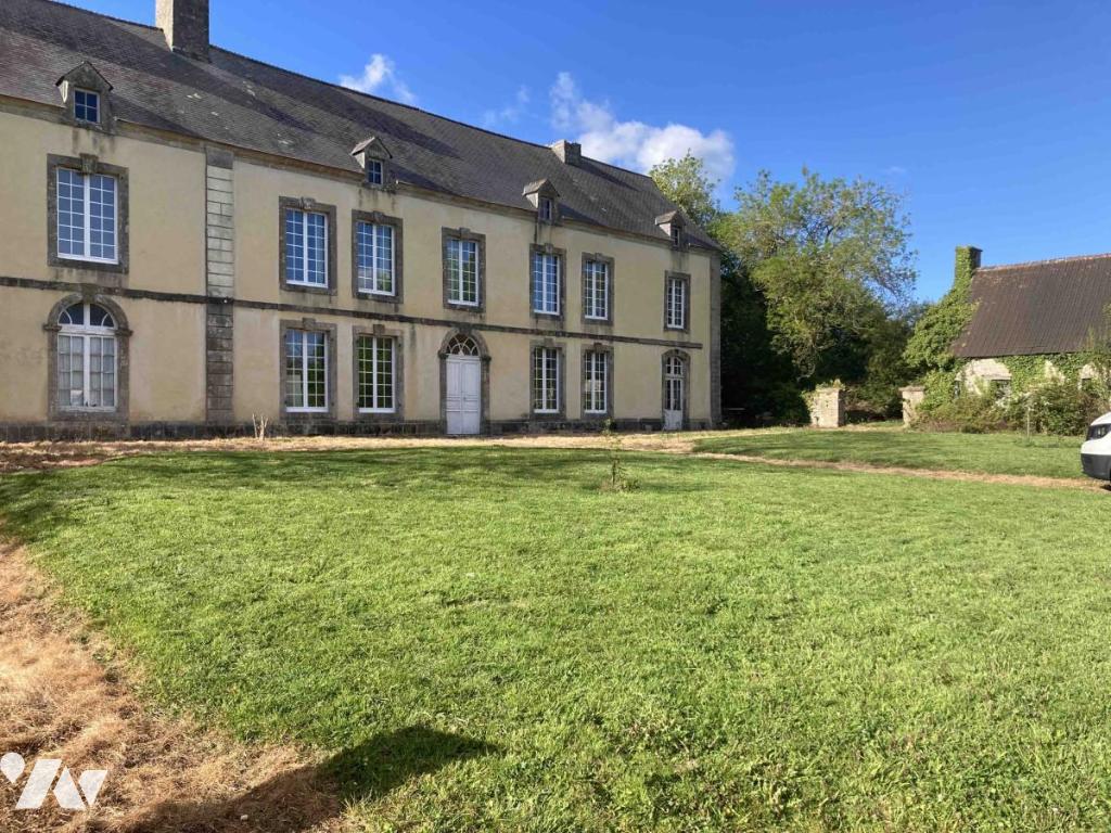 Maison 610 m² · à Sainte-Mère-Église · 610 m² · 395 000 €