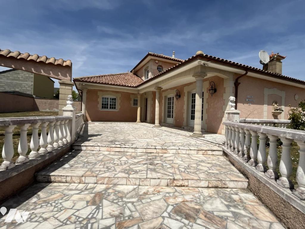 Maison 168m² — Cheniers