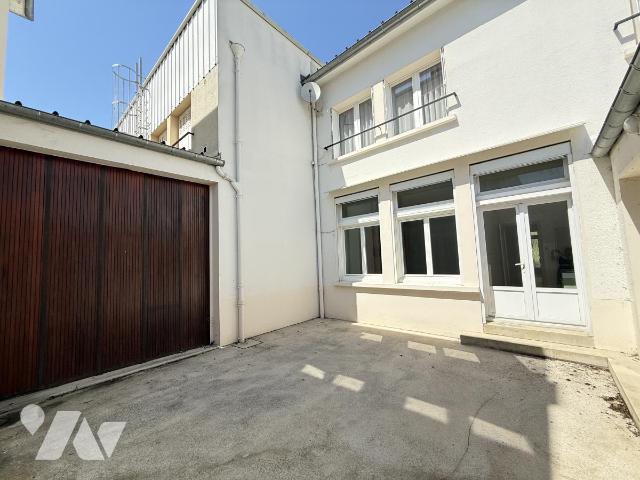 Maison 9 pièces 298 m² · à Aÿ-Champagne · 298 m² · 451 500 €