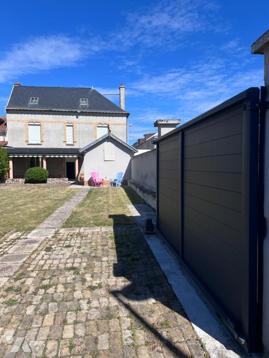 Maison 4 pièces 100 m² · à Saint-Brice-Courcelles · 100 m² · 325 000 €