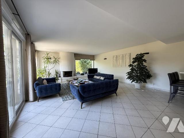 Vente - Maison / villa - GUEUX - 231 m² - 8 pièces - 51066-1979