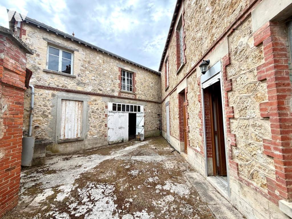 Maison 441 m² · à Sacy · 441,1 m² · 349 820 €