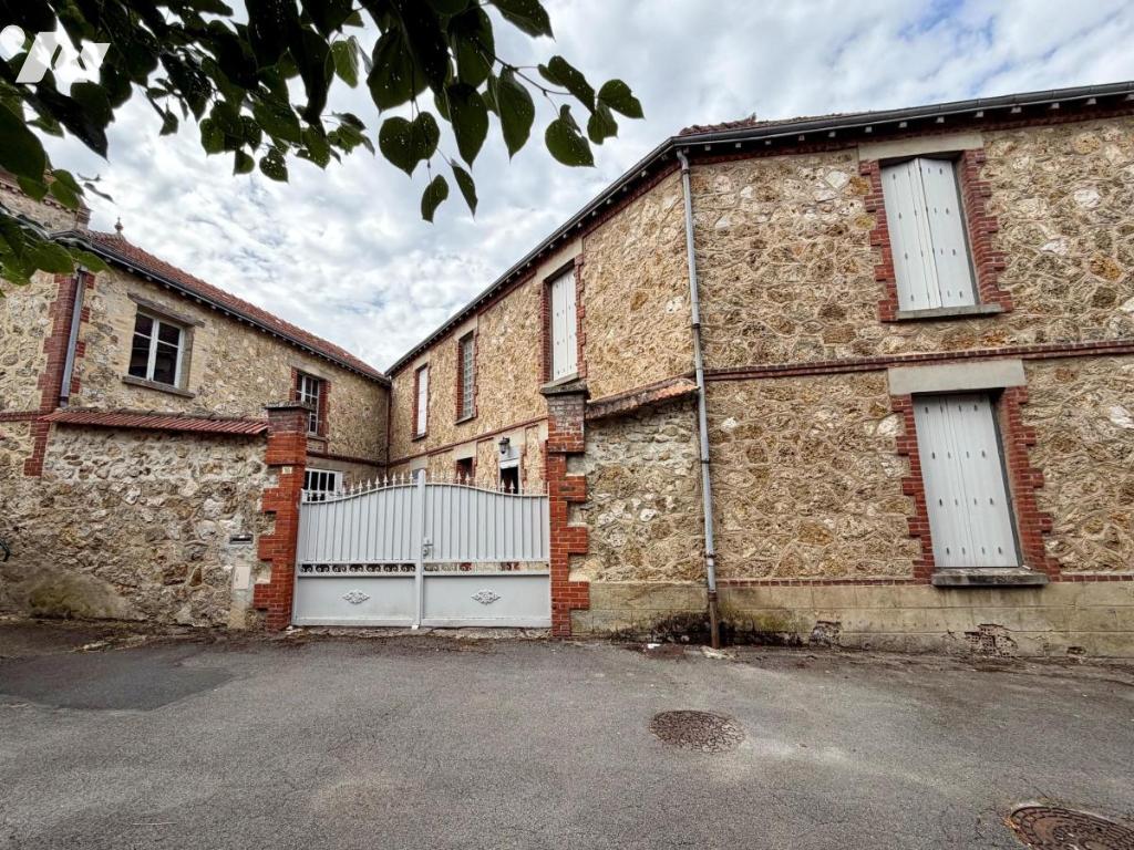 Maison 441 m² · à Paris 10e Arrondissement · 441,1 m² · 325 900 €