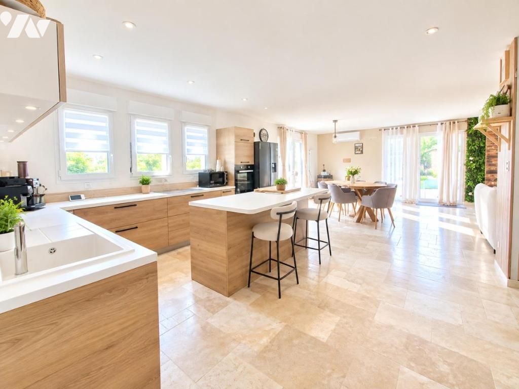 Maison 140 m² · à Ambrières · 139,7 m² · 372 000 €