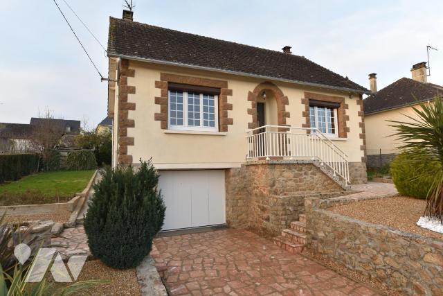 Location - Maison / villa - MONTSURS - 90 m² - 5 pièces - 53004-L451