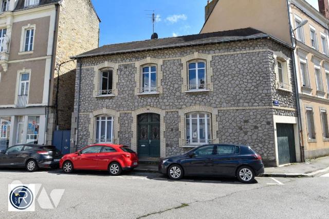 Location - Maison / villa - LAVAL - 135 m² - 6 pièces - 53004-L375