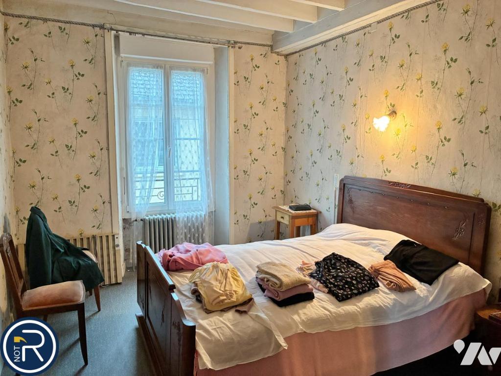 VENTE maison-MONTSURS (53)
