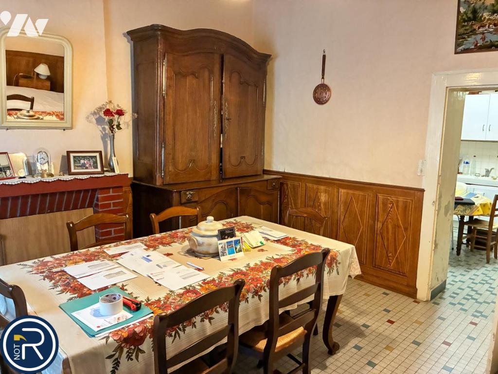 VENTE maison-MONTSURS (53)