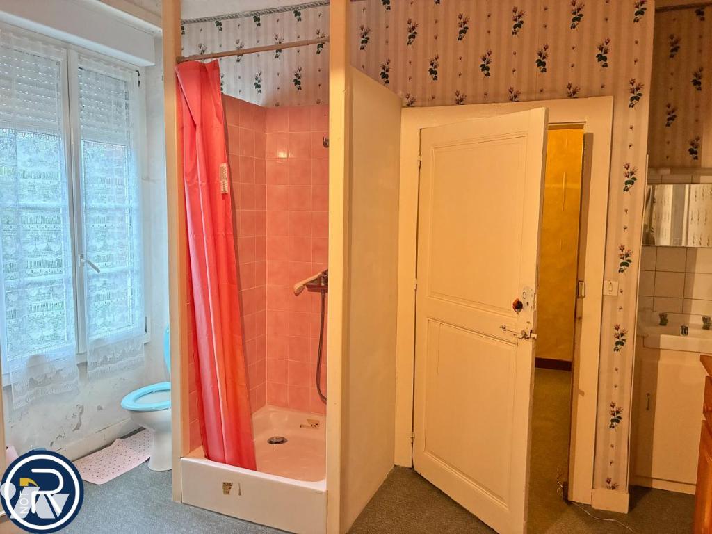 VENTE maison-MONTSURS (53)