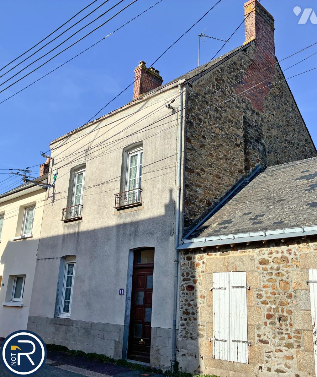 VENTE maison-MONTSURS (53)