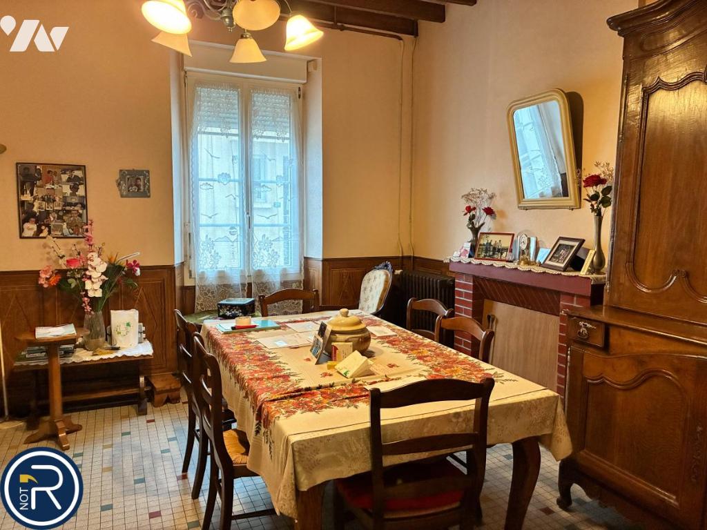VENTE maison-MONTSURS (53)
