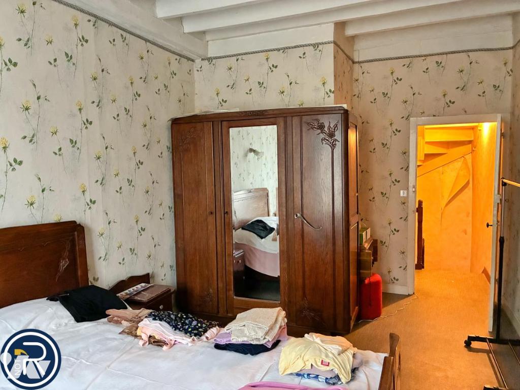 VENTE maison-MONTSURS (53)