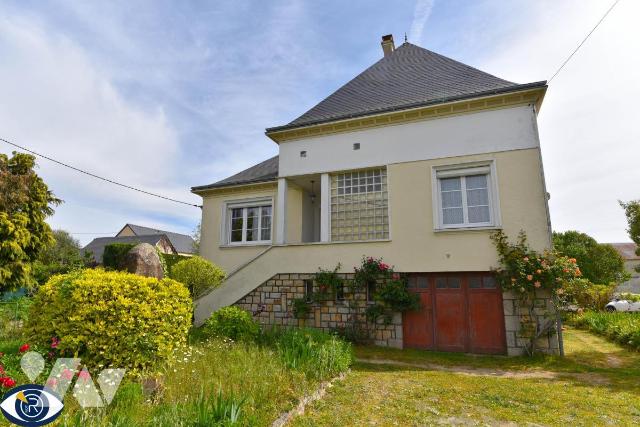 Maison 7 pièces 141 m² · à Mézangers · 141 m² · 220 000 €