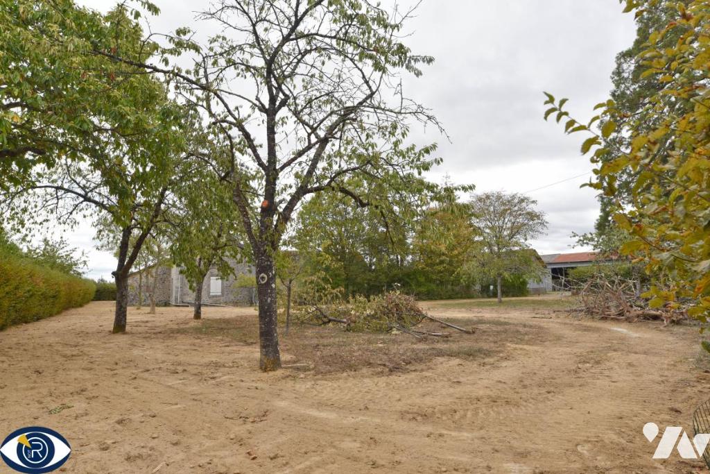 Terrain 1111 m² · à Bonchamp-lès-Laval · 1 111 m² · 160 000 €