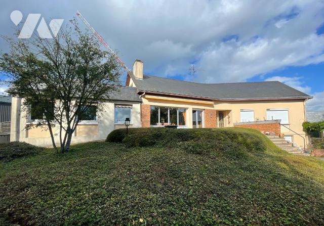 Maison 8 pièces 357 m² · à Laval · 357 m² · 450 000 €