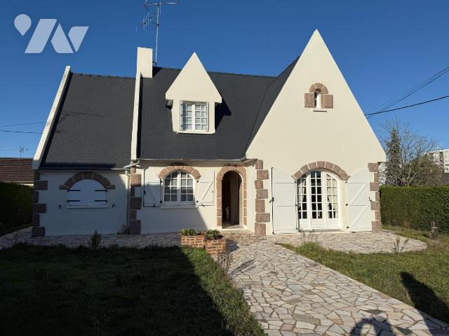 Maison 6 pièces 108 m² · à Laval · 108 m² · 180 000 €