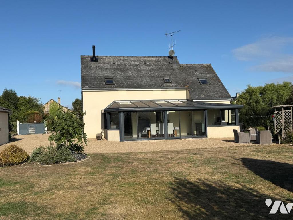 Maison 5 pièces 127 m² · à Saint-Ouën-des-Toits · 127 m² · 260 000 €