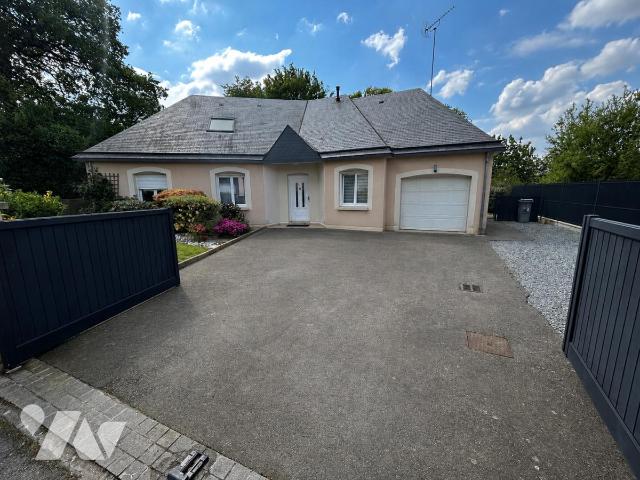 Maison 6 pièces 145 m² · à Saint-Ouën-des-Toits · 145 m² · 320 000 €