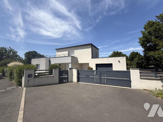 Vente - Maison / villa - LAVAL - 160 m² - 5 pièces - 53007-2143