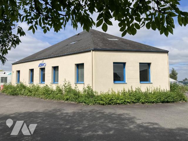 Autre 660 m² Louverné · 660 m² · 500 000 €