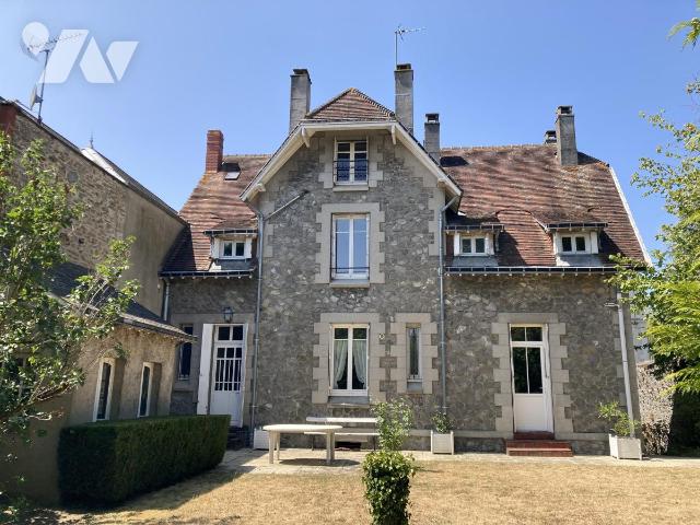 Maison 9 pièces 196 m² · à Laval · 195,6 m² · 460 000 €
