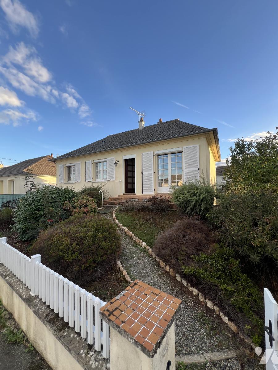 Maison 77 m² · à Meslay-du-Maine · 76,9 m² · 90 000 €