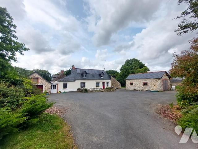 Maison 8 pièces 138 m² · à Saint-Erblon · 137,6 m² · 220 000 €