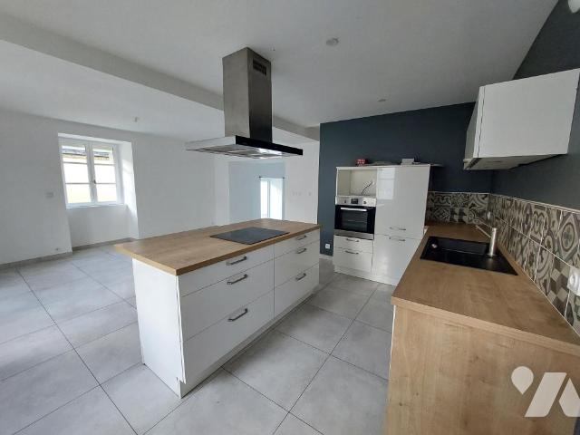 Maison 6 pièces 151 m² · à Cossé-le-Vivien · 150,5 m² · 220 000 €